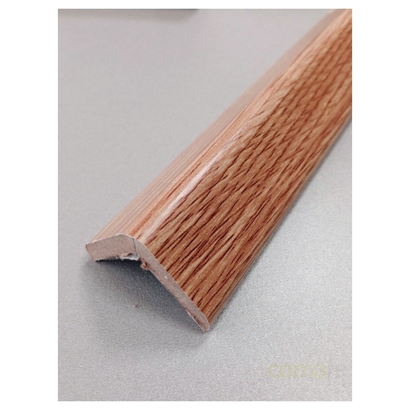 ESQUINERO MDF MELAMINA ADHESIVO ROBLE 30X30X2,60MT - Imagen 1