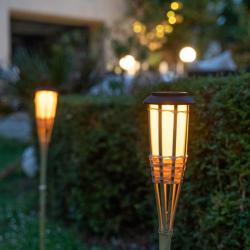 Baliza solar bambu efecto llama